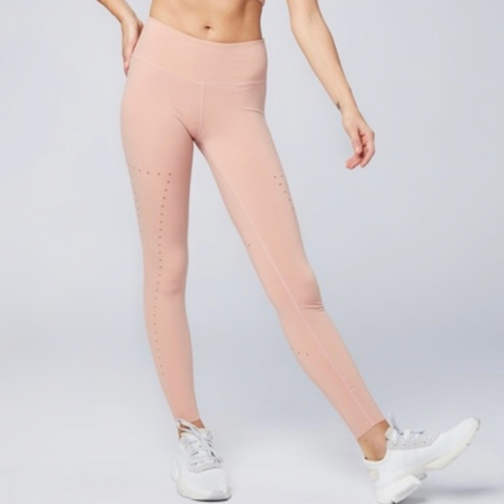 Varley ‘Boden’ Laser Cut Leggings in ‘Cameo’ Peach Pink Size Small - Picture 3 of 16